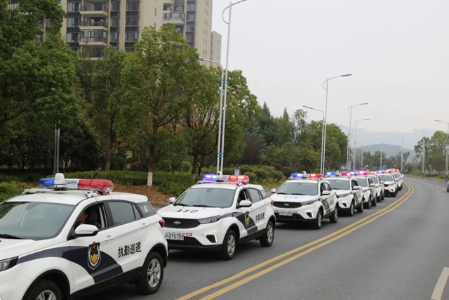 警隊添利器新車揚警威江西省永新縣公安局舉行新警車授車儀式組圖