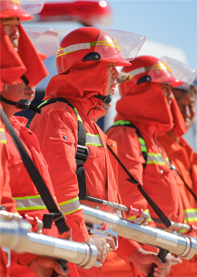 国内首次航空消防应急救援综合演练在辽宁法库举办(组图)