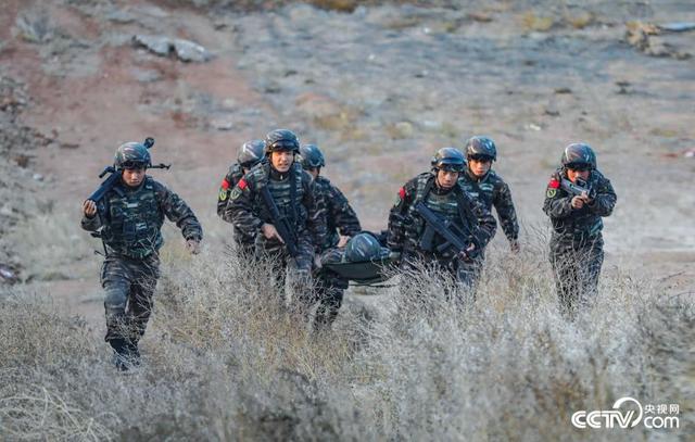 武警新疆：天山脚下寒气逼人 野外驻训极端条件锤炼反恐特战精兵(组图)