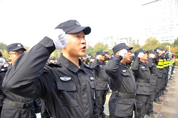 江西九江举行“志愿警察在行动”启动仪式(组图)
