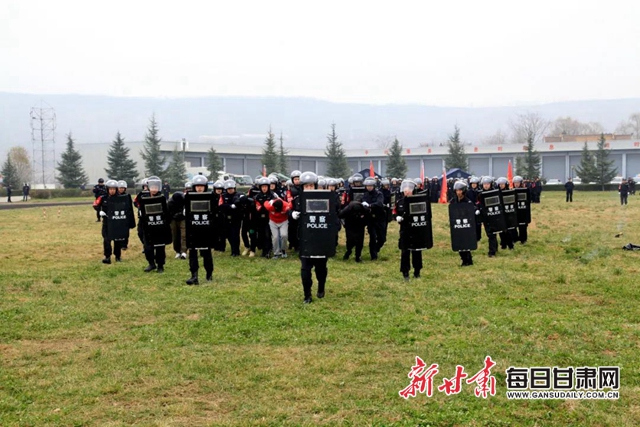 甘肃省天水市公安机关开展冬季全警实战大练兵拉动演练