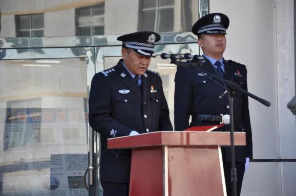 青海省德令哈市公安局举行森林警察大队转隶揭牌仪式(组图)