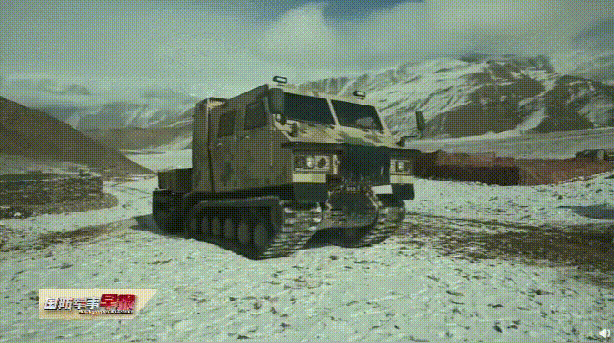 解放军高原部队后勤保障再添利器：新型全地形车爬坡过坎如履平地(组图)