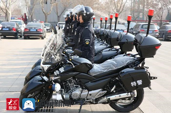 山东省滨州市博兴县公安局举行警用摩托车配发仪式(组图)