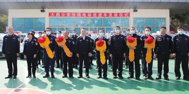广东深圳大鹏警方22辆电动巡逻车投入使用(组图)