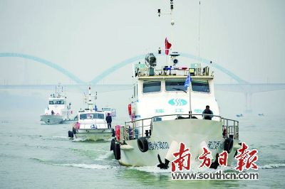 广东佛山：渔政执法特编船队开展联合巡航(图)