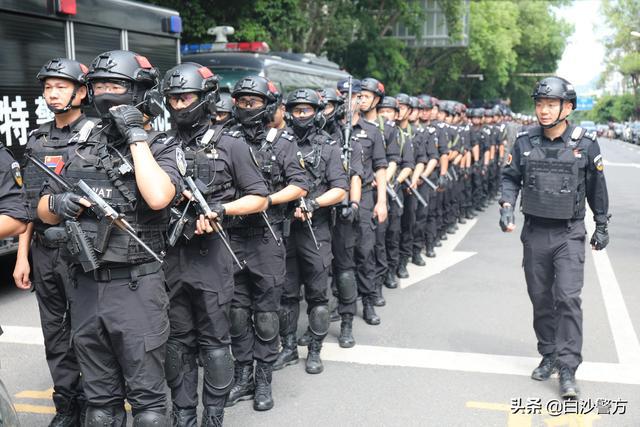 海南省公安特巡警最新准备集中亮相琼西区域实战拉动演练火热开启组图