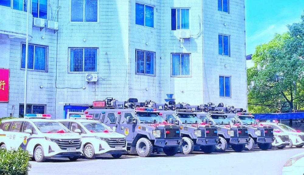 霸气！湖南永州冷水滩公安 重型防暴装甲车，正式列装……(组图)