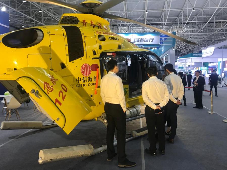 搭建空中生命通道！山东青岛造H135医疗救援直升机亮相博鳌亚洲论坛全球健康博览会(组图)