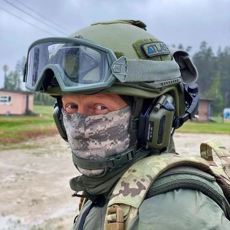 俄式反恐视频惊现M32H耳机