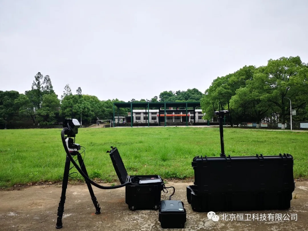 北京恒卫“危险弹药激光销毁系统”处置“两实”训练中的未爆手雷