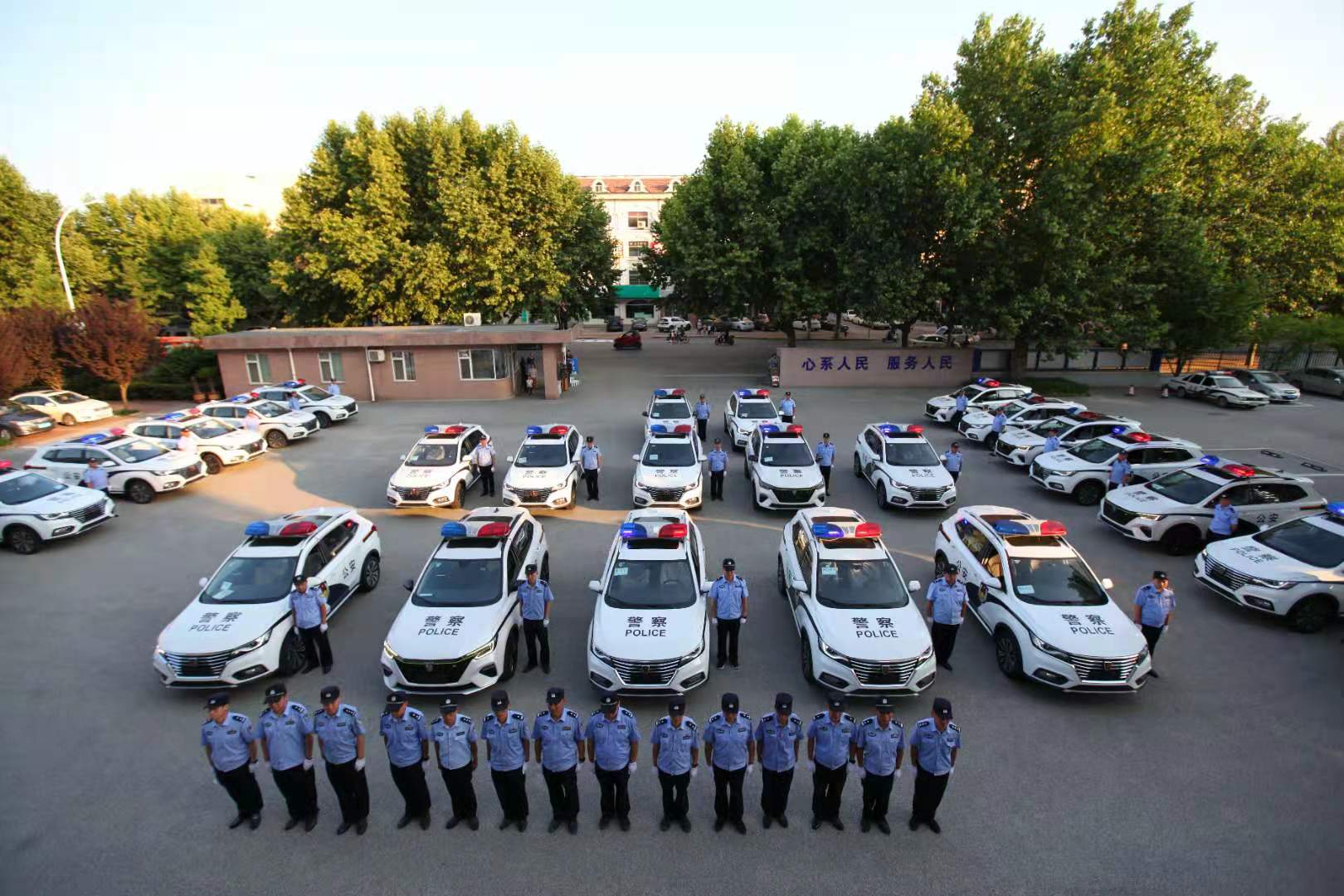 山东青岛莱西公安：26台崭新警车“列装”(图)