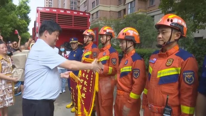 日照消防救援支队支援郑州救灾一线，自主研发的排水机器人，发挥大作用！(组图)
