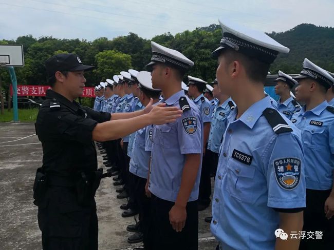 广东云浮交警组织全体警辅人员开展警务素质提升训练
