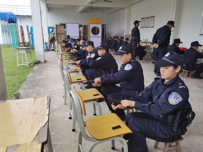 广西北海中院组织两级法院司法警察开展警用武器使用培训(组图)