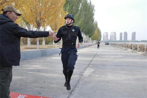 辽宁省公安厅在朝阳举办县级巡特警系统大练兵比武竞赛(组图)