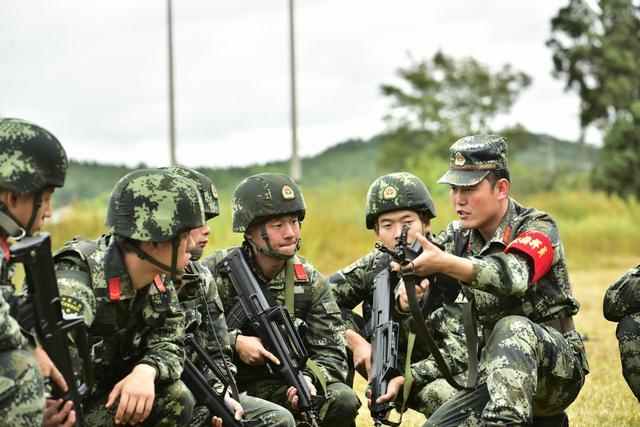 云南：武警曲靖支队严密组织2021年度春季入伍新兵勤训轮换(组图)-特种装备网