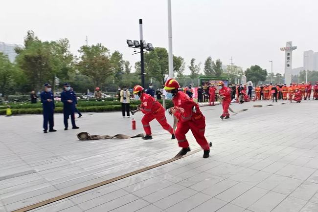 湖北省荆州市沙市区举行首届消防运动会暨“11·9”消防宣传月活动(组图)