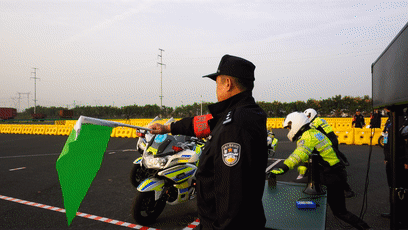 文武纵横论英雄！安徽省公安交警铁骑摩托车驾驶技能、宣教比武在合肥举行(组图)
