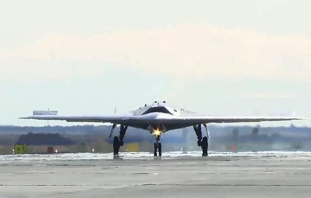 俄媒：俄军将组建“猎人”隐形无人攻击机作战部队(图)