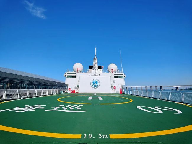 广西海事局新进人员登“海巡09”轮开展巡航执法实务学习
