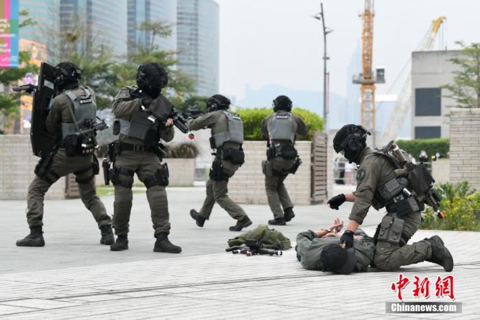 香港举行跨部门反恐演习 模拟遭“化生辐核”袭击(组图)