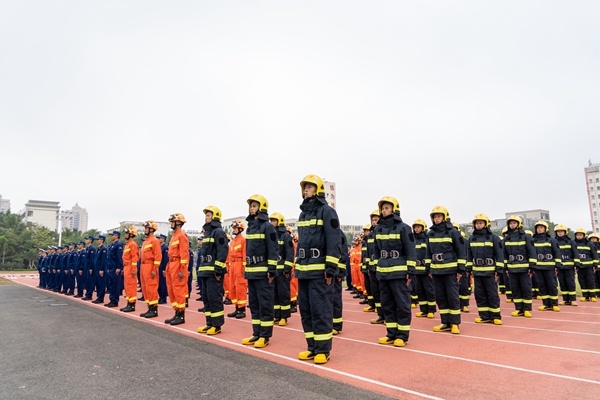 海南首届消防行业职业技能竞赛81人获表彰(组图)