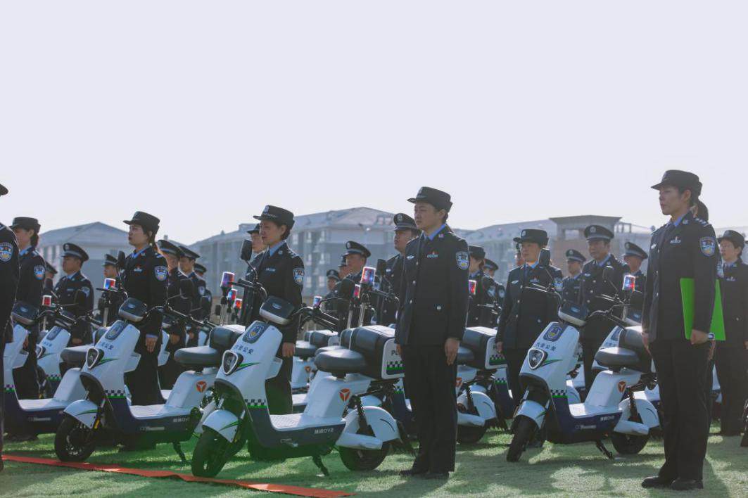 助力社区建设，警用雅迪电动车正式“上岗”安徽省六安市(组图)