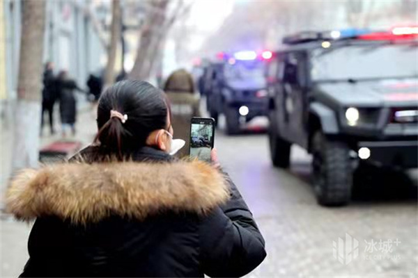 中国人民警察节丨特种警用装备亮相黑龙江哈尔滨老街(组图)