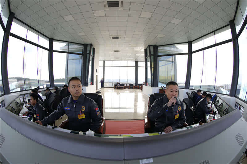 云南昆明航空救援支队开展2022年度开训首飞(组图)
