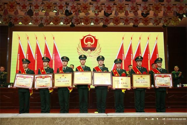 贵州武警毕节支队举行2021年度表彰大会(组图)