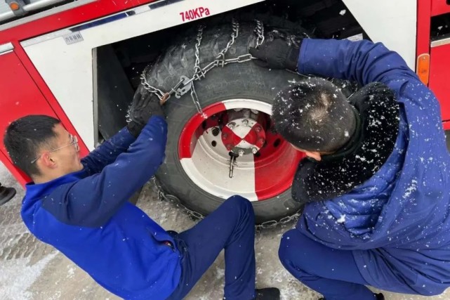 甘肃省嘉峪关市消防救援支队积极做好雨雪冰冻灾害应急救援准备(组图)