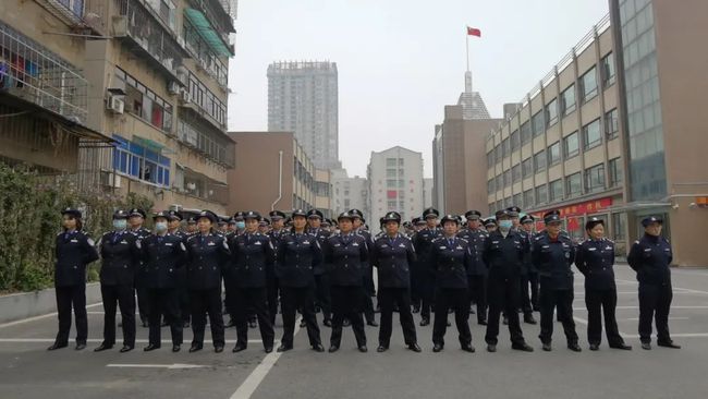 湖北荆州公安全警队列训练拉开序幕！(组图)