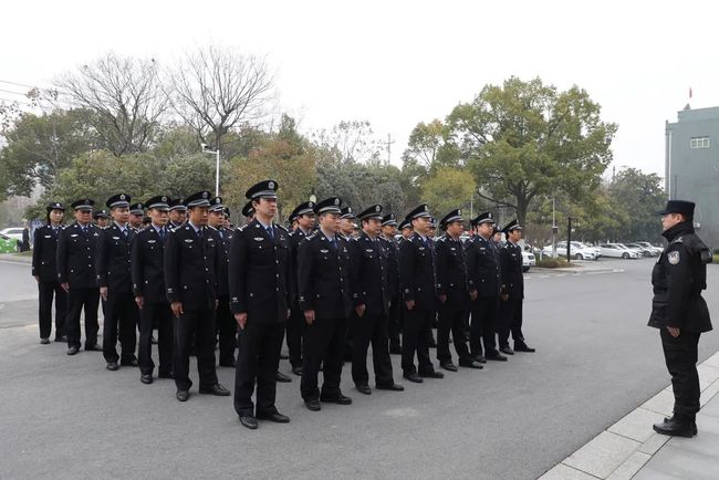 湖北荆州公安全警队列训练拉开序幕！(组图)