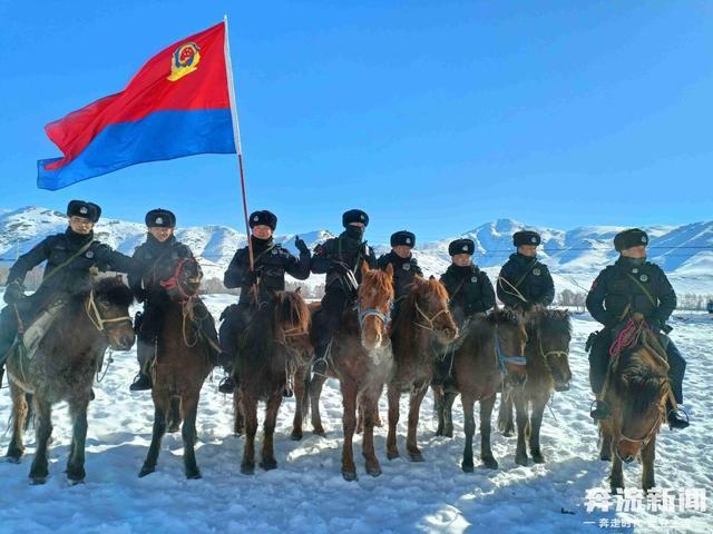 驭马雪原 新疆公安特警就是这么飒(组图)