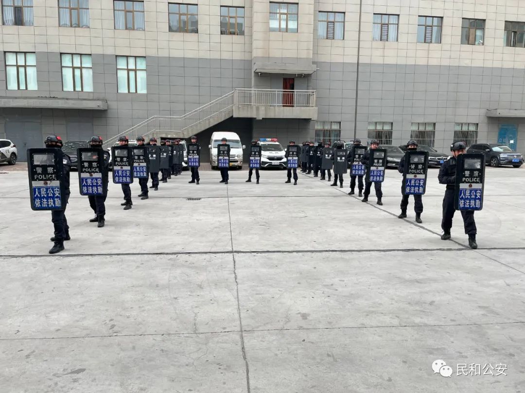 青海民和巡警大队组织开展防暴处突战术训练(组图)