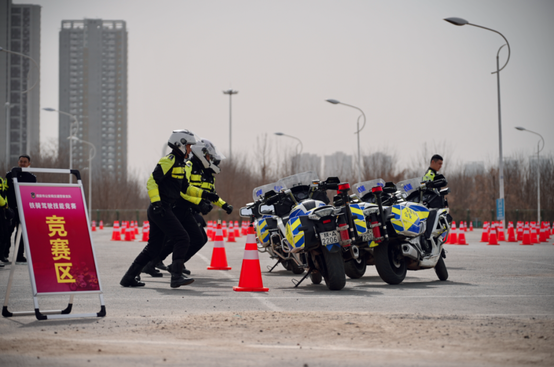 夯基础·强技能丨陕西西安公安交警春季“铁骑”大练兵！(组图)