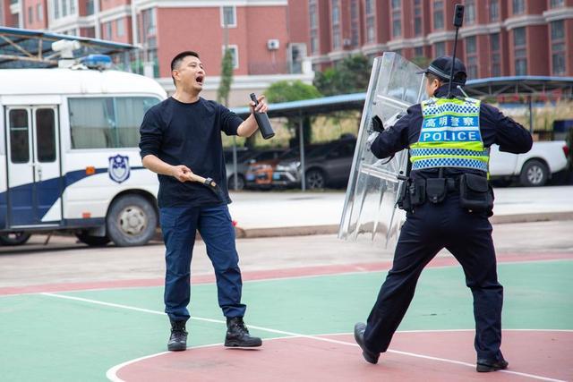 广东佛山高明：打造“身边的训练场”提升警务实战能力(组图)