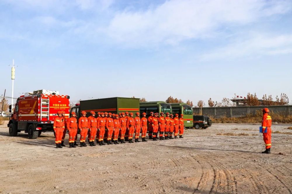 新疆巴州森林消防联合多支救援队伍开展48小时户外地震拉动实战演练(组图)