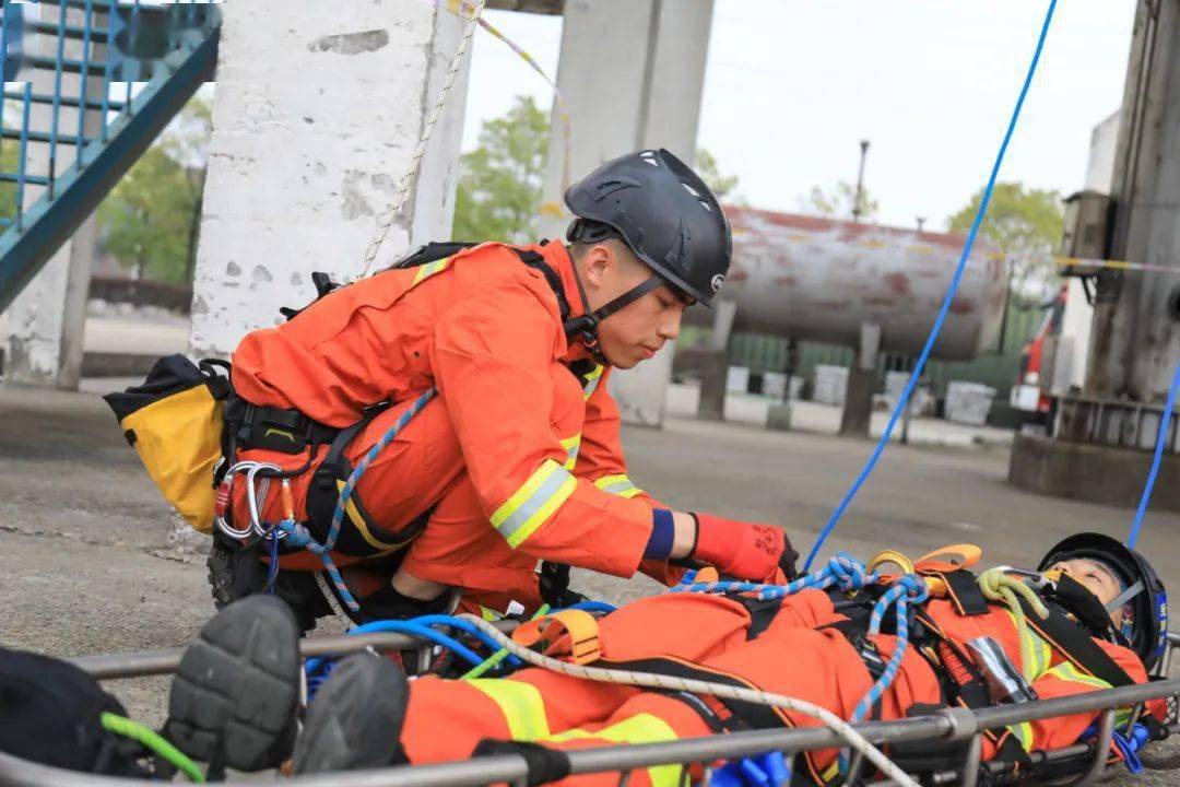 湖南省消防救援队伍第二届高空山岳（绳索）救援技术交流赛开赛(组图)