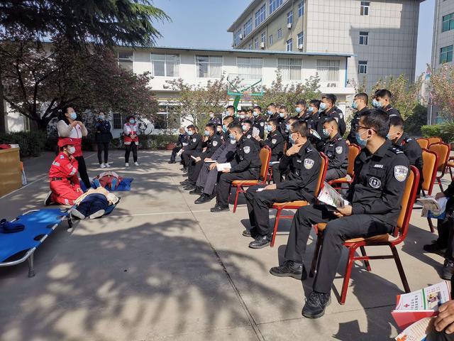 陕西韩城巡特警开展现场应急救护技能培训活动(组图)
