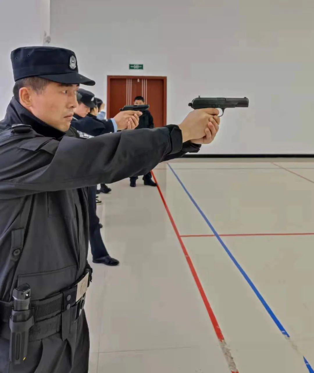 陕西省彬州市人民法院法警大队常态化训练之警用轻武器使用训练(组图)