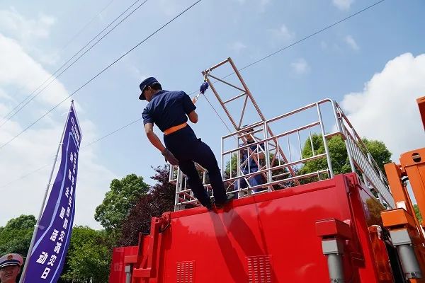 重庆：全国首个装配式移动消防科普教育馆，全网直播亮相！(组图)