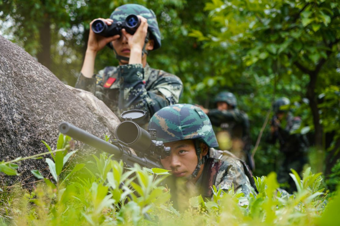 安徽武警：特战多课目综合训练点燃练兵热(组图)