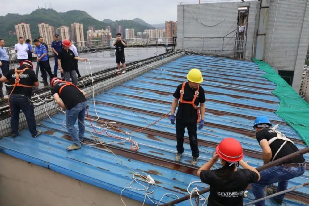 贵州省铜仁市首个消防所在碧江区锦江街道挂牌成立(组图)