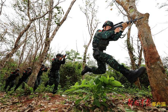 血性十足！直击武警海南总队机动支队火热练兵瞬间(组图)