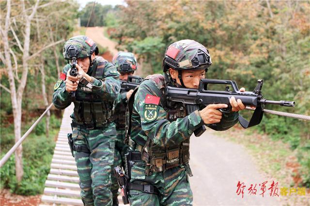 血性十足！直击武警海南总队机动支队火热练兵瞬间(组图)