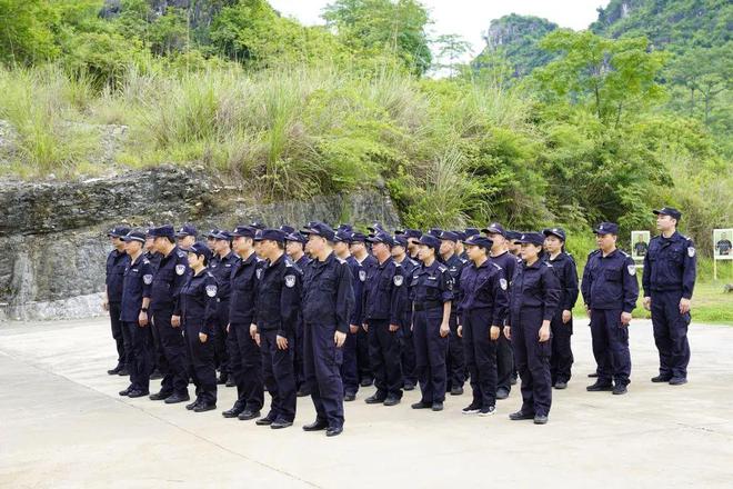 广西崇左市公安局开展2022年全警实战大练兵“每月一训”——手枪射击专项训练活动(组图)