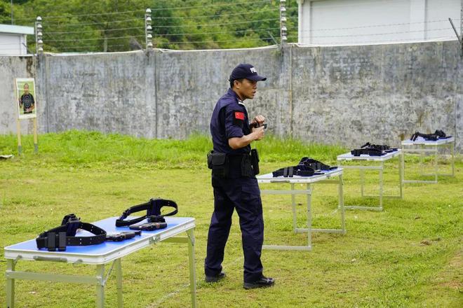 广西崇左市公安局开展2022年全警实战大练兵“每月一训”——手枪射击专项训练活动(组图)