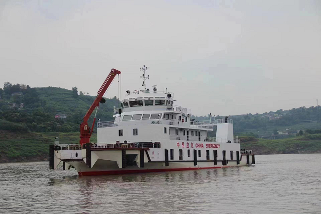 大型水上工程抢险救援船“中国应急重庆号”建成交付使用(图)